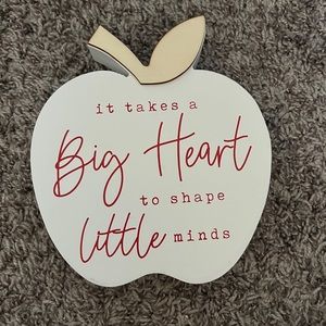Apple Shaped Wood Sign w/ “Big Hearts” Quote